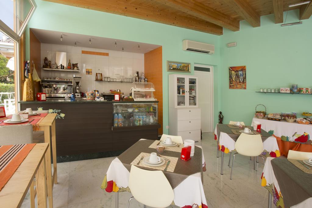 Hotel Vila Bahia Numana Bagian luar foto