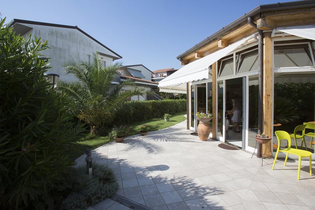 Hotel Vila Bahia Numana Bagian luar foto